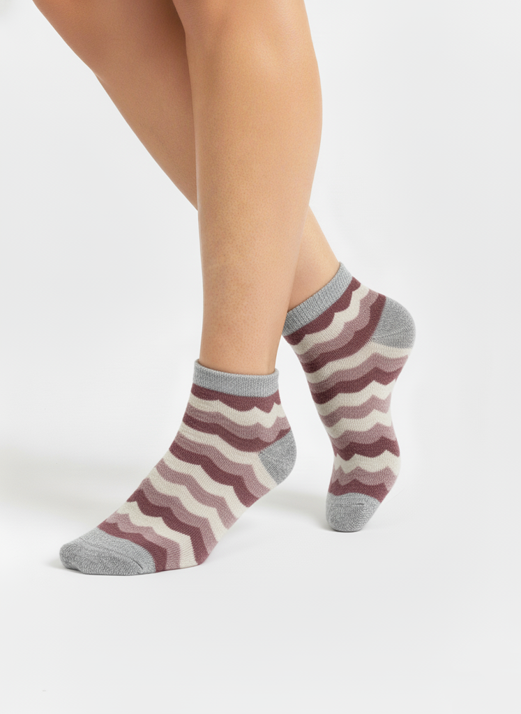 COZY CHEVRON ANKLE SOCKS