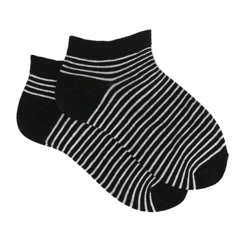 BLACK AND WHITE STRIPES ANKLE SOCKS