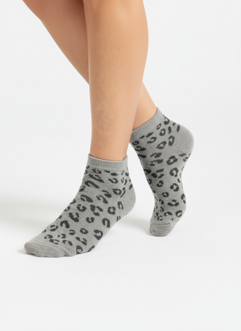 GREY LEOPARD PRINT ANKLE SOCKS