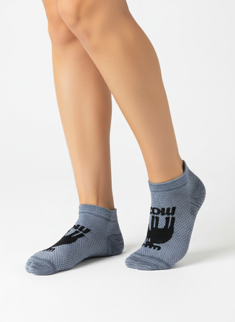 BLUE MESH HAND GRAPHIC ANKLE SOCKS