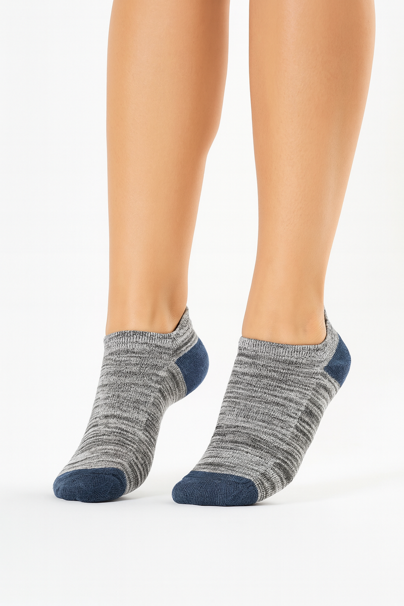HEATHER GRAY SPORTY ANKLE SOCKS