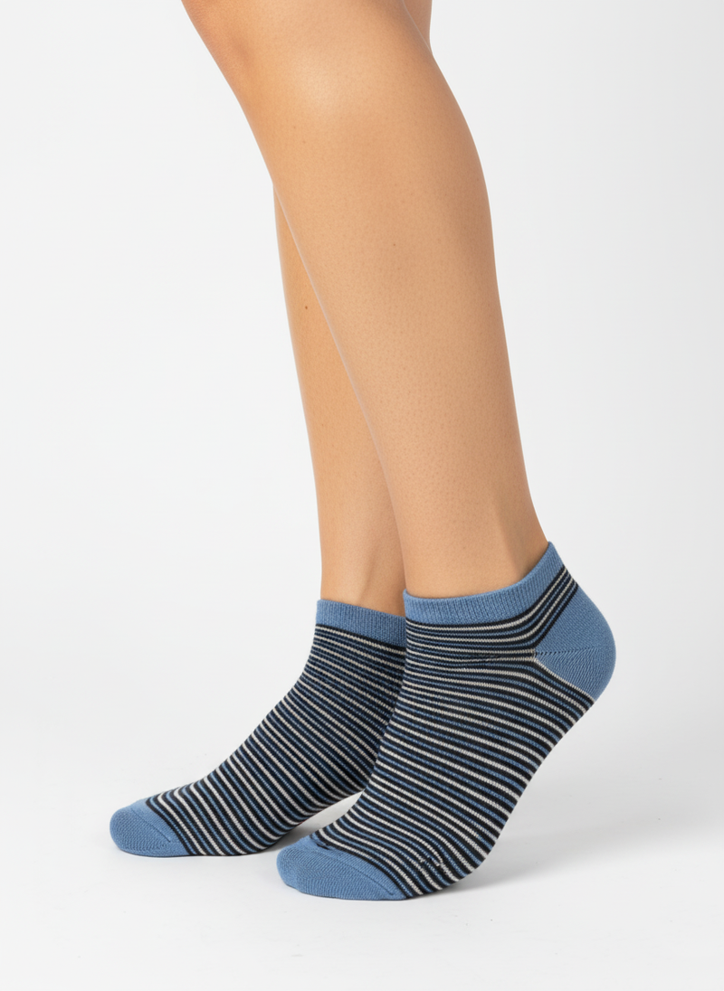 FINE STRIPED BLUE NO-SHOW SOCKS