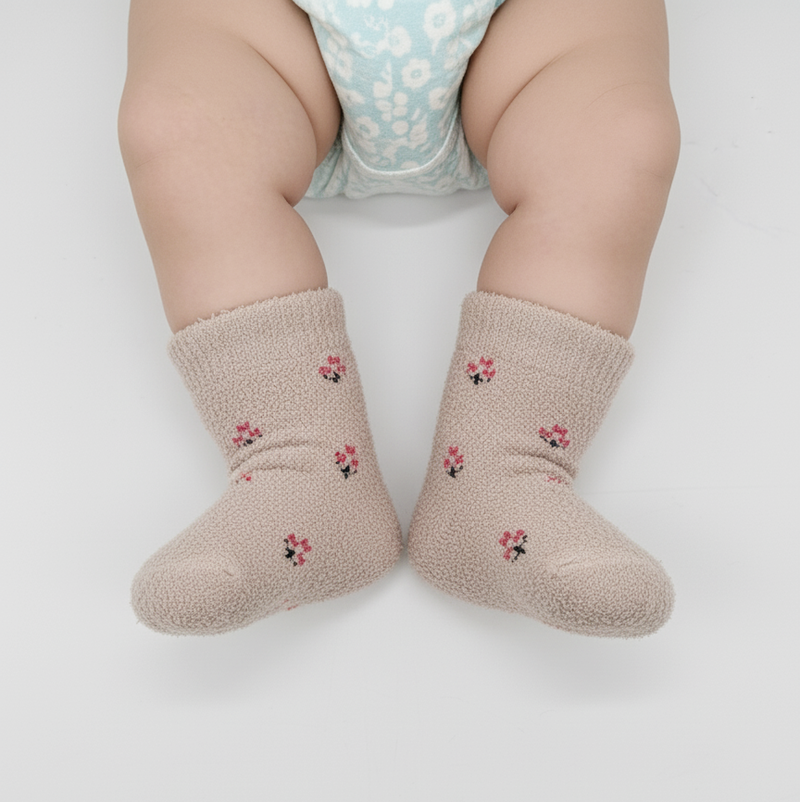 PETAL SOFT FUZZY SOCKS (0-2 YRS)
