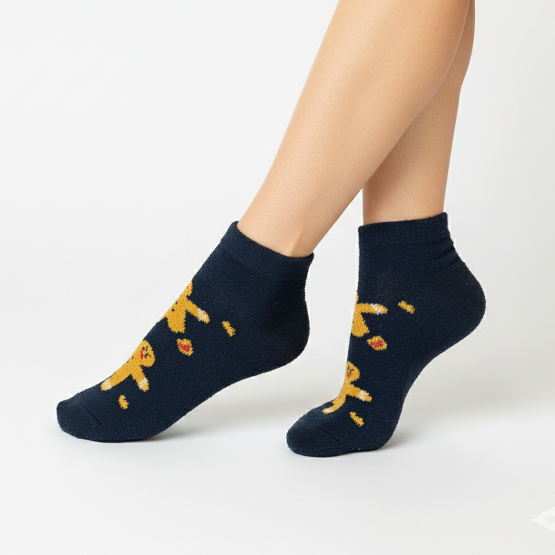 "GINGERBREAD RUN" FUZZY SOCKS