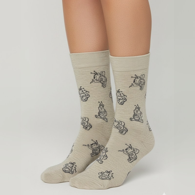 CLASSIC WINNIE THE POOH SKETCH SOCKS