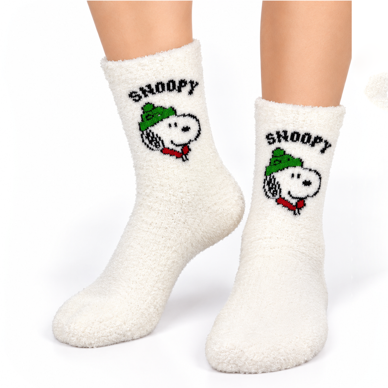 SNOOPY CHILL WHITE COZY WARM SOCKS