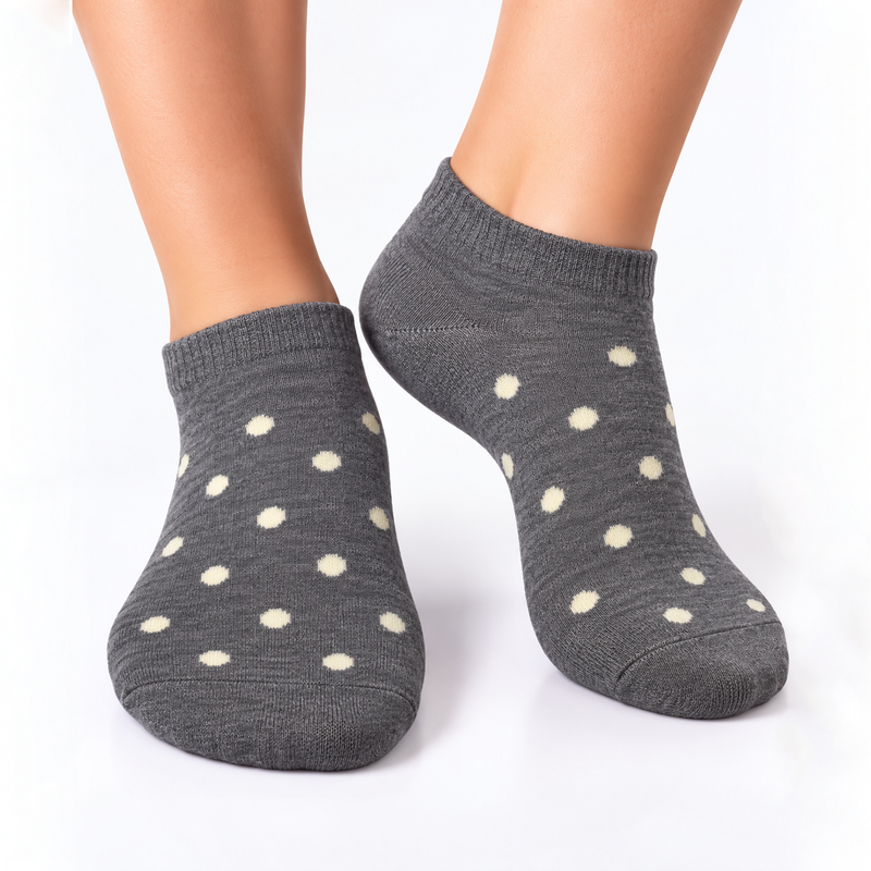CREAM DOT CHARCOAL ANKLE SOCKS