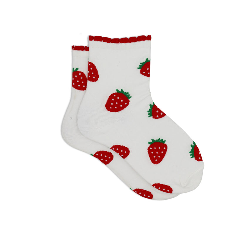 WHITE STRAWBERRY ANKLE SOCKS